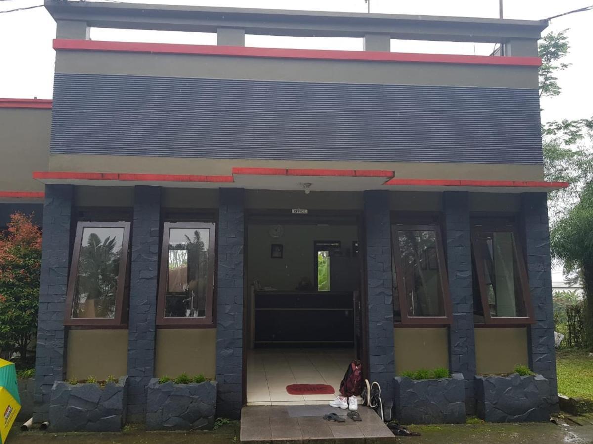 Surya Hotel & Resort Baturraden Exterior photo